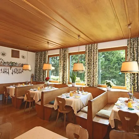 Gastehaus Lauterbacher *