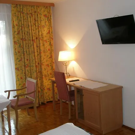 Gastehaus Lauterbacher * Neumarkt am Wallersee