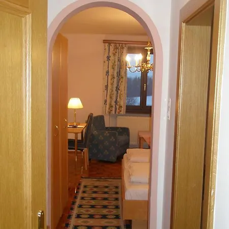 Gaestehaus Lauterbacher *