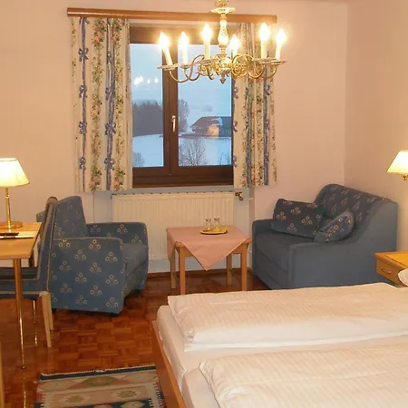 Gastehaus Lauterbacher Neumarkt am Wallersee