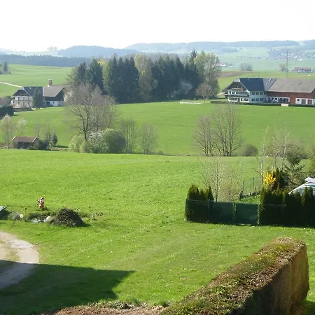 Hotel Gastehaus Lauterbacher Neumarkt am Wallersee